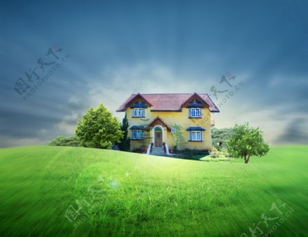 草地上漂亮的别墅图片