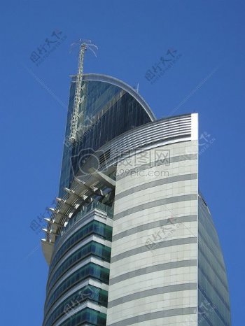 耸立的摩天大楼
