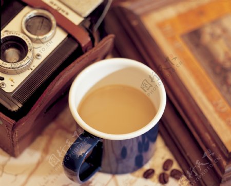老式相机与咖啡写真图片图片