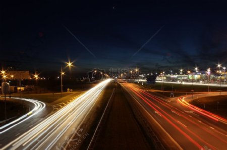 汽车灯晚上路灯晚上运动线照明高速公路速度轮廓道路点燃