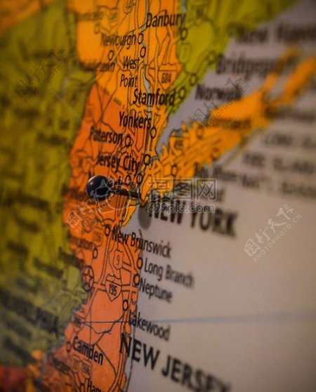 彩色地图上的纽约