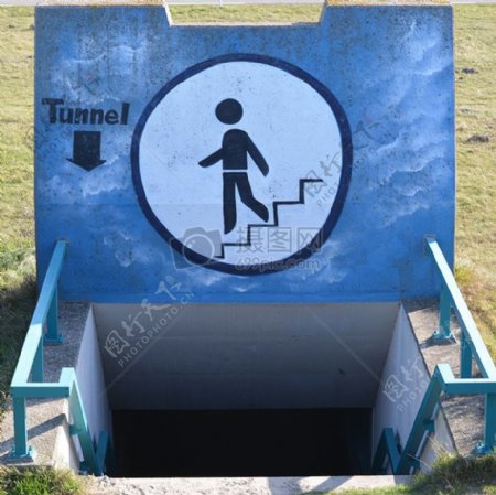地下隧道标志
