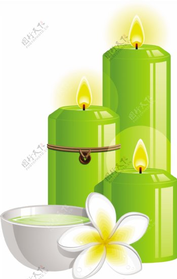 绿色蜡烛和鸡蛋花