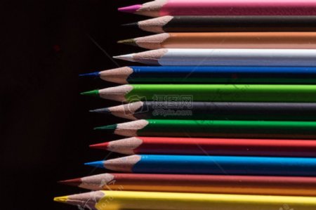 色彩艳丽的画笔