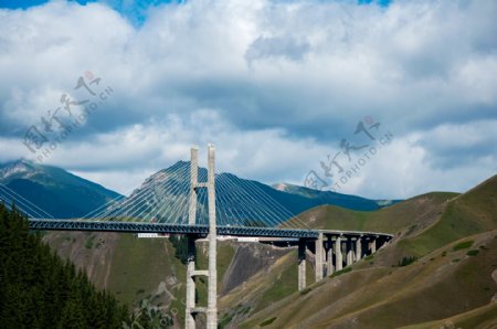 新疆伊犁果子沟大桥风景