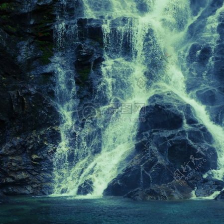 提契诺州的瀑布
