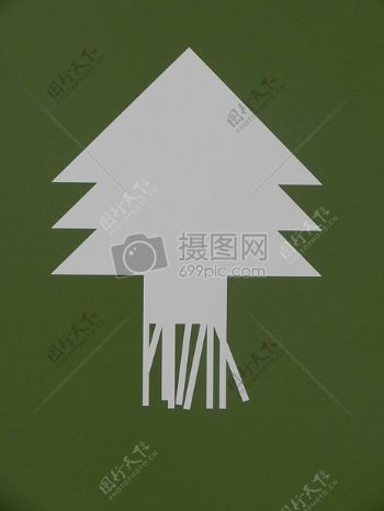 白色松树剪纸