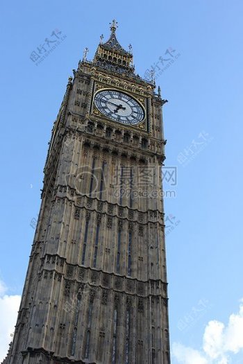 蓝天下的伦敦时钟