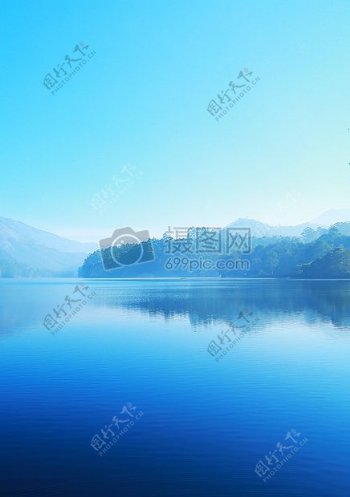 自然水蓝色湖