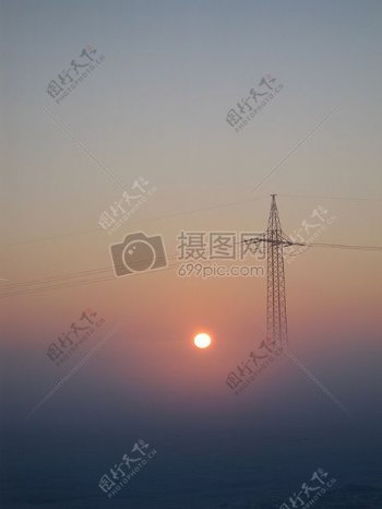 日落太阳日出雾有雾早晨能源电力线