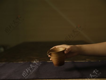 茶道柴烧陶瓷公道杯图片