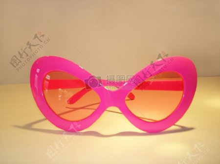 粉色潮流眼镜