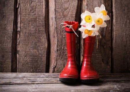 雨靴里的鲜花图片