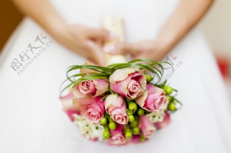 新娘手里的玫瑰花