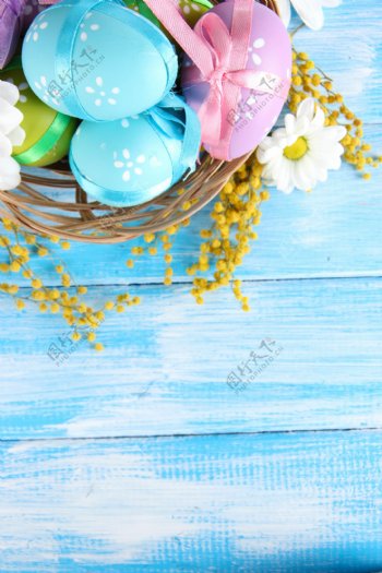 木板上的复活节彩蛋