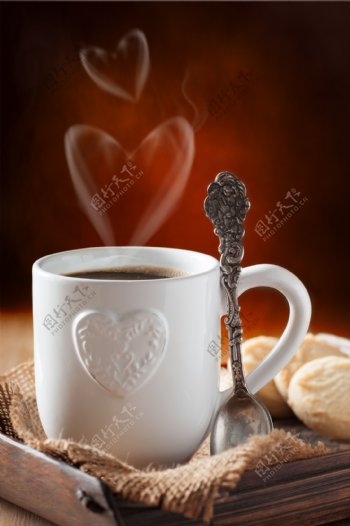 咖啡杯与勺子图片