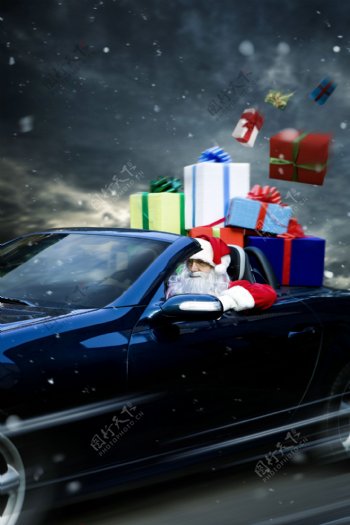开跑车的圣诞老人图片