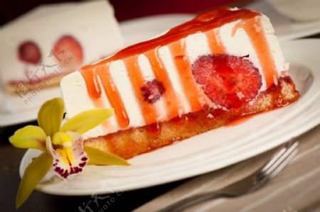 三角形草莓蛋糕图片