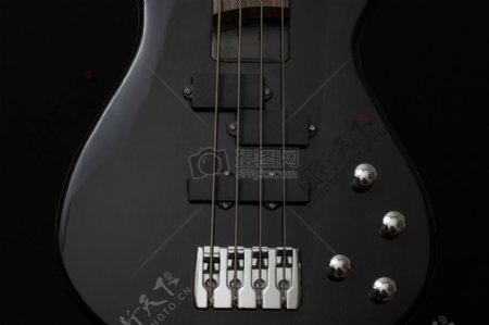黑色材质的吉他