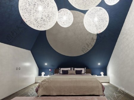 现代简约卧室吊顶大床设计图