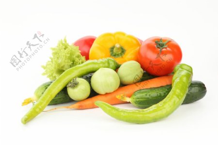 青椒和西红柿等蔬菜图片