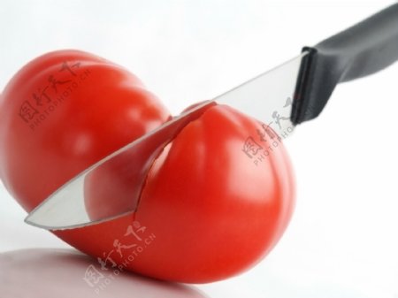 小刀切西红柿图片