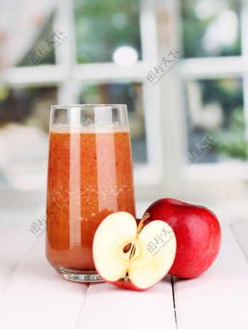 苹果与果汁摄影