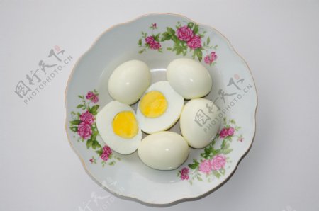 白煮蛋图片