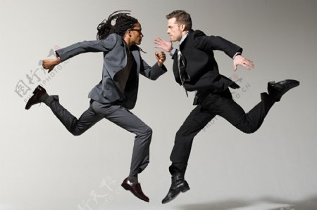 两个跳舞的男生高清大图图片