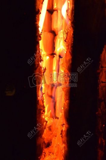 燃烧中的木材