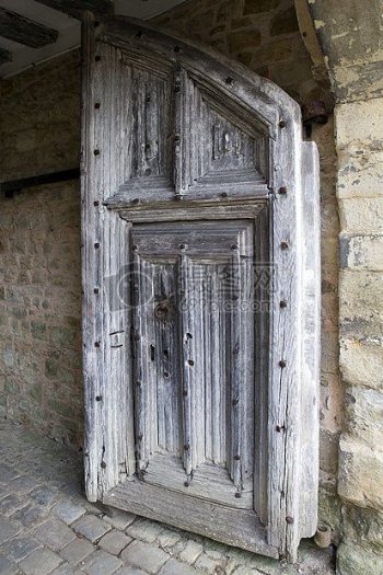 中世纪的橡木门