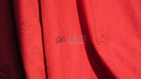 鲜艳的红色棉质布料