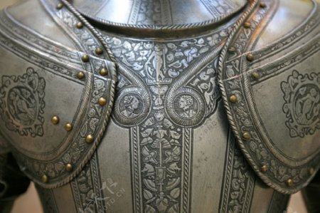 古典的金属盔甲