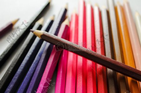 色彩丰富的铅笔