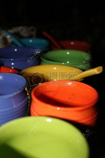 彩色陶瓷餐具