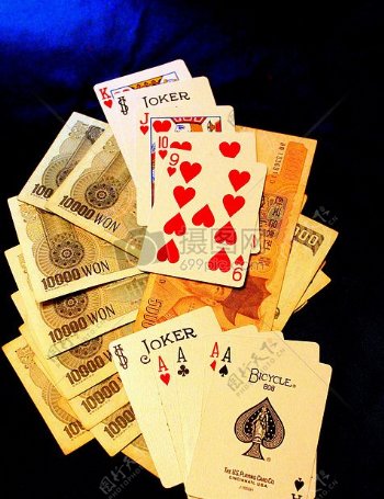赌博桌上的纸牌