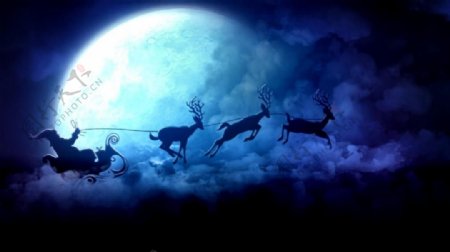 月下圣诞雪橇在云海特写近景视频素材
