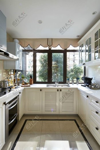 现代简约风室内设计厨房抽油烟机效果图