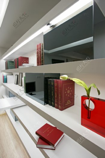 简约风室内设计书房书柜效果图