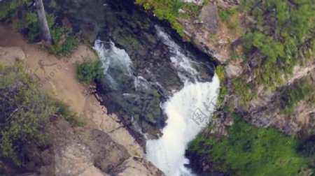 大气山间奔腾的瀑布视频素材