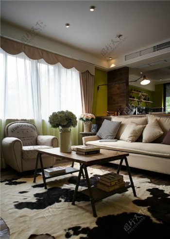 现代时尚客厅黑色斑点地毯室内装修效果图