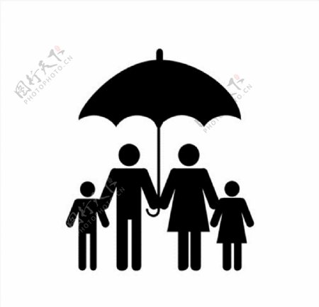 雨伞下的一家人