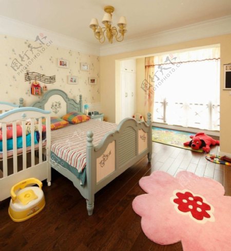 儿童房设计卧室床