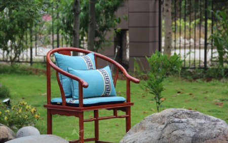 新中式抱枕坐垫椅子