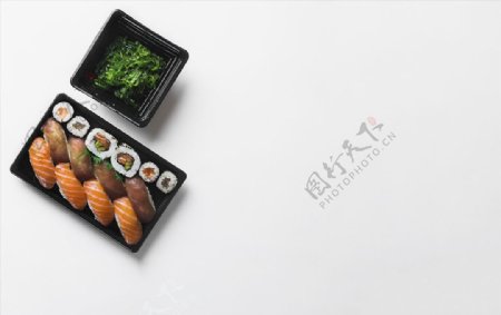 寿司盒饭