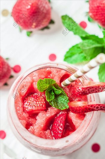 草莓冰沙