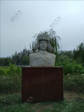 雷锋雕像