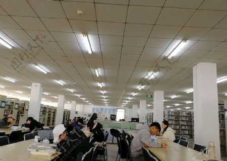 大学图书室201812