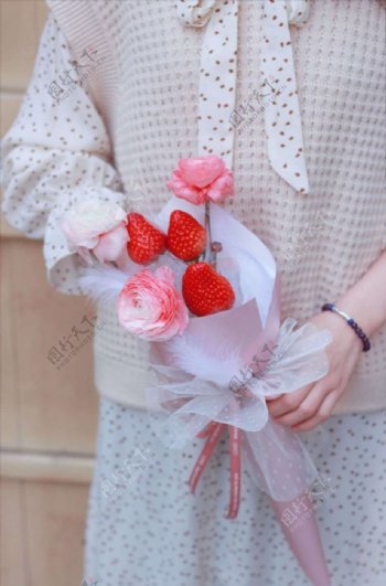 草莓花束