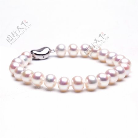 时尚韩式乳白色银白珍珠手链摄影图3